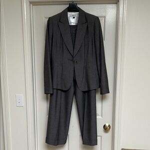 Tahari ASL Classic Gray Women’s Suit